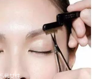 眉型為什么很奇怪？眉頭沒(méi)畫(huà)好