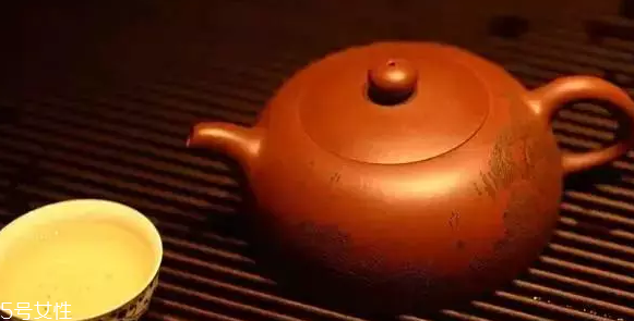 茶垢含有哪些物質(zhì)？主要成分是碳氧元素