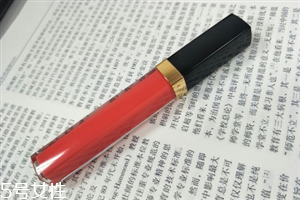 香奈兒可可小姐唇露748什么色？香奈兒水晶糖光透唇釉全試色