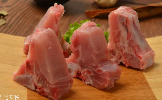 凍肉多久該扔？冷凍肉和冷鮮肉大不相同