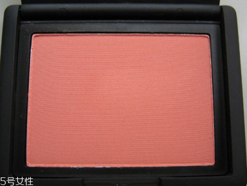 nars腮紅哪個(gè)色系顯白？nars腮紅全試色
