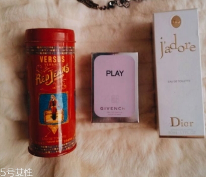 紀(jì)梵希和范思哲誰(shuí)高檔？范思哲真正的奢侈品