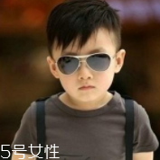 Jasper戴墨鏡，這樣扮酷讓孩子更自信！