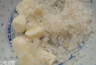 止咳藥水一次喝多少？過量會(huì)產(chǎn)生幻覺