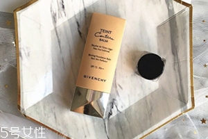 紀(jì)梵希和阿瑪尼粉底液哪個(gè)好？