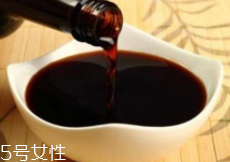 吃深色食物皮膚會(huì)變黑嗎？沒有科學(xué)根據(jù)
