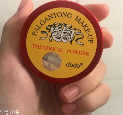散粉可以補妝和定妝嗎？從散粉的功效來說