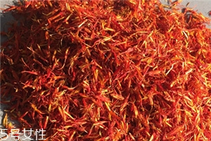 紅花泡腳可以天天泡嗎？建議一周1-2次為宜