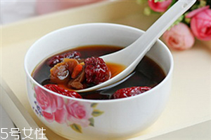 紅糖水怎么做？紅糖用溫水泡比較好