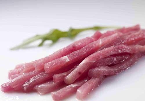 凍了一年的肉能吃嗎？請謹(jǐn)慎食用