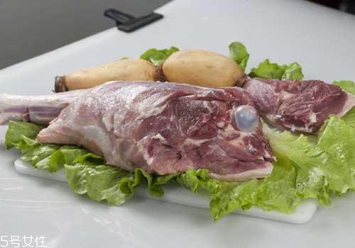 凍了一年的肉能吃嗎？請謹(jǐn)慎食用