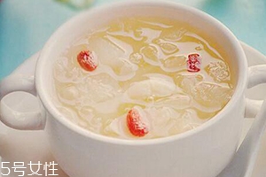 銀耳蓮子湯什么時候喝最好？時間上有講究
