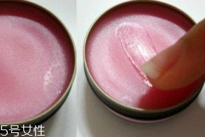 潤唇膏怎么保持衛(wèi)生？用前先洗手洗臉