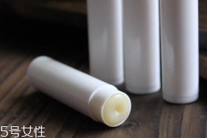 潤唇膏能用多長時間？打開后只能用3個季度