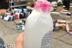 網(wǎng)購(gòu)卸妝水凍成冰坨，化妝品該怎么保存？