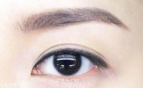 新手適合眼線液還是眼線筆？史上最全眼線誤區(qū)