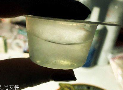 化妝品凍僵了還有效果嗎？美白產品別用了