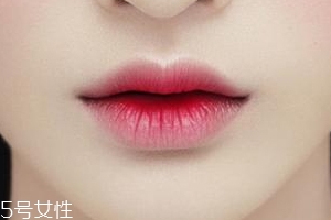 唇釉如何打造咬唇妝？掌握這個(gè)步驟就可以