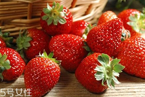 寶寶咳嗽可以吃草莓嗎？看是什么類型的咳嗽