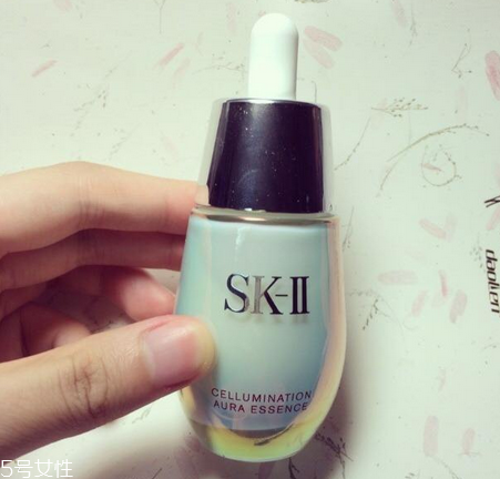 sk2小燈泡和小銀瓶哪個好？sk2小燈泡使用測評