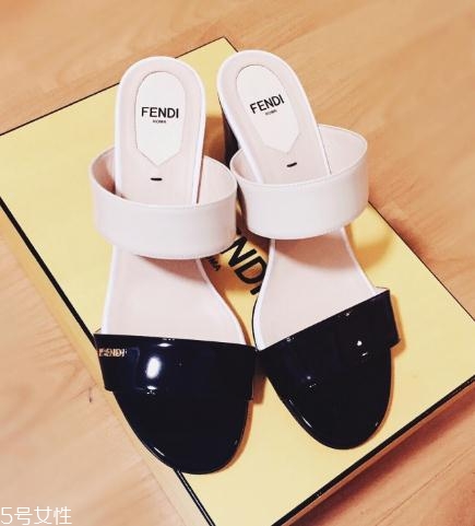 fendi鞋子一般多少錢？引領(lǐng)時尚潮流