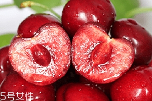 車(chē)?yán)遄涌梢院碗u蛋一起吃嗎？容易出現(xiàn)身體不適