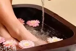 熱水泡腳哪些人不適合？這3類人千萬要小心