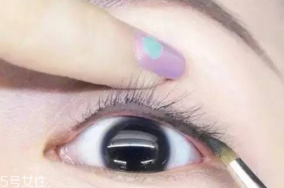 怎么畫眼線讓眼睛自然又有神？畫眼線必學(xué)基本步驟