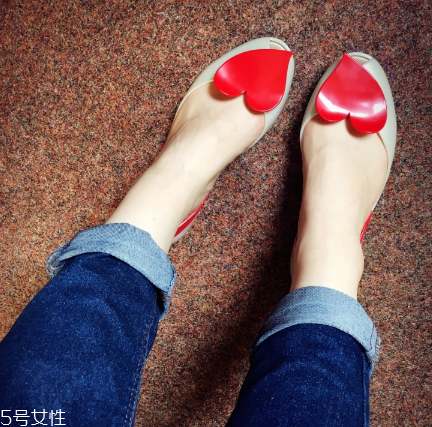 melissa是哪個國家的？女王和公主都愛穿它