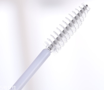 睫毛雨衣怎么用？用在睫毛膏之后
