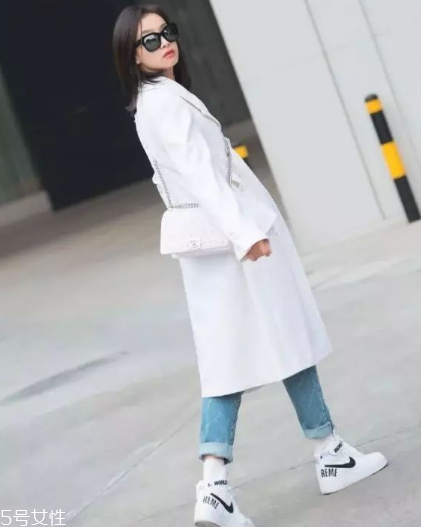 長款大衣搭配什么鞋子？這樣穿氣場兩米八