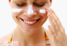 水包油防曬與油包水防曬哪個(gè)更好？各有各的優(yōu)點(diǎn)