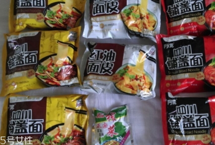 阿寬四川鋪蓋面好吃嗎？真實(shí)的試吃體驗(yàn)