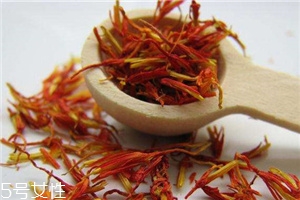 女生能用藏紅花泡腳嗎？經(jīng)期和妊娠期不能使用
