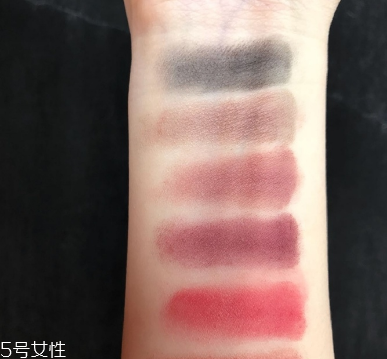 zoeva眼影多少錢？zoeva queens guard眼影盤試色