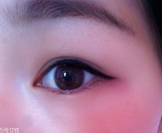 內(nèi)雙怎么畫眼線？內(nèi)雙眼皮畫眼妝技巧