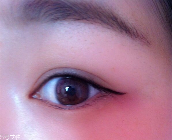 內(nèi)雙怎么畫眼線？內(nèi)雙眼皮畫眼妝技巧