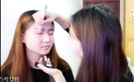 內(nèi)雙怎么畫眼線？內(nèi)雙眼皮畫眼妝技巧