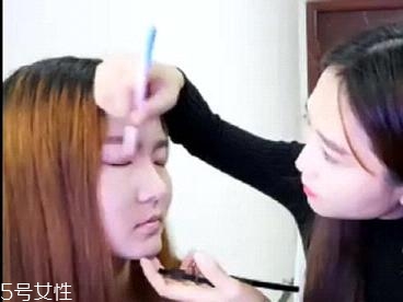 內(nèi)雙怎么畫眼線？內(nèi)雙眼皮畫眼妝技巧