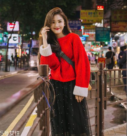 紅色毛衣配什么外套？冬季搭配風(fēng)度與溫度共存
