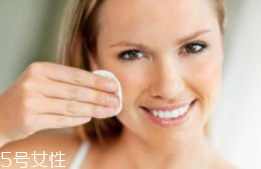 卸妝油哪種成分最好？3種類型任君挑選