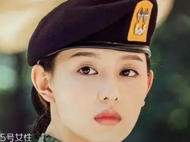 薄唇怎么畫(huà)唇妝？利用技巧打造完美唇色