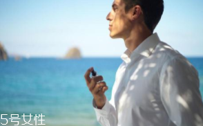 男士香水什么時(shí)候噴最好？出門(mén)前二十分鐘