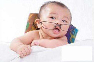 怎樣防止嬰幼兒弱視問題？三種方法合理預(yù)防