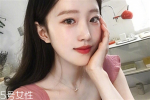 眼影需要卸妝嗎？閃亮海灘眼妝教程