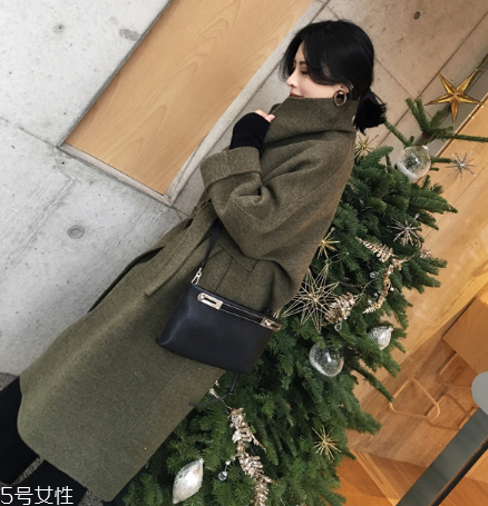 大衣和羽絨服哪個(gè)保暖？這個(gè)冬天不會冷