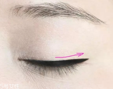 眼線筆怎么用？圖解基本的步驟