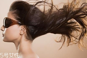 護發(fā)素常用成分是什么？護發(fā)素并不能修護頭發(fā)