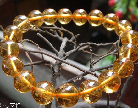 黃水晶可以戴著睡覺嗎？這些情況下不適合佩戴