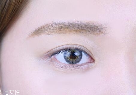 西柚色眼影怎么畫(huà)？教你畫(huà)高冷女神妝容